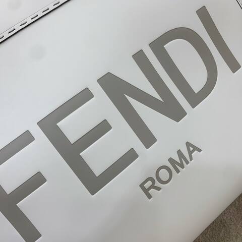 Fendi White 30x22x12cm shoulder bag 1 1 Replica