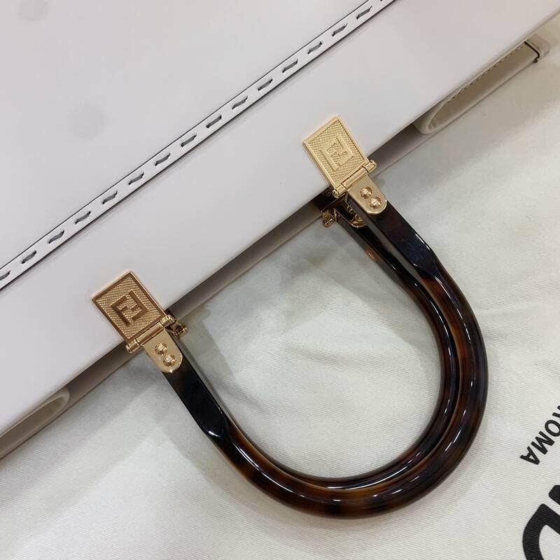 Fendi White 30x22x12cm shoulder bag — 1:1 Replica
