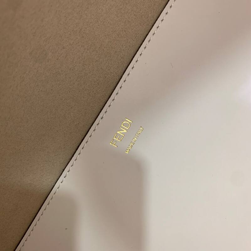 Fendi White 30x22x12cm shoulder bag — 1:1 Replica
