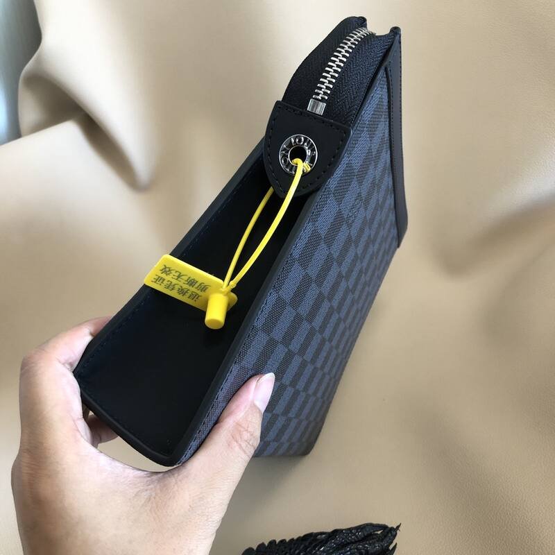 Louis Vuitton Damier Graphite crossbody — Premium Replica