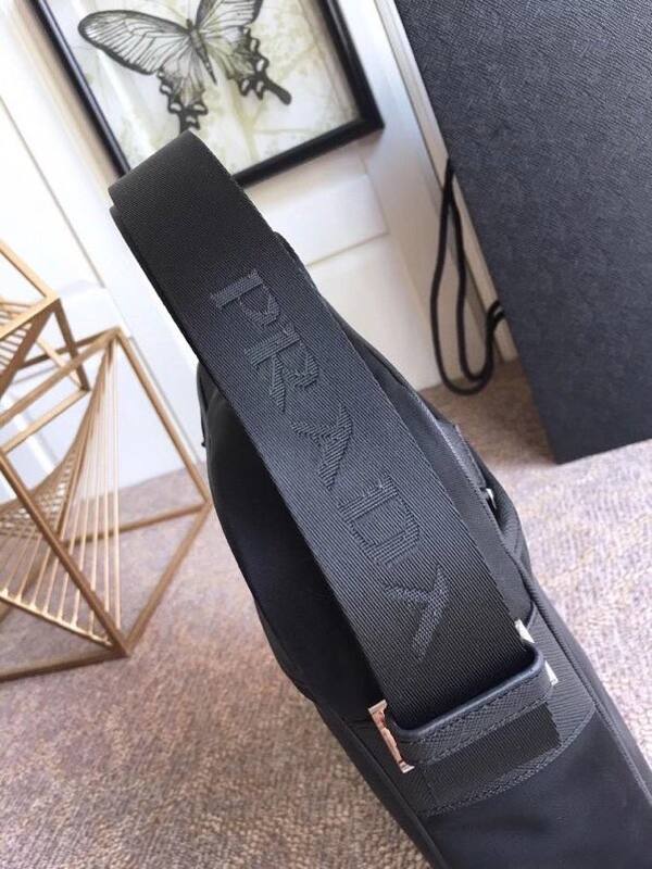 Prada Black shoulder bag — 1:1 Replica