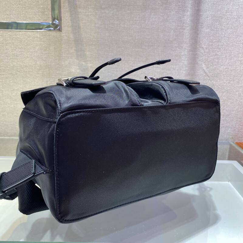 Prada Black 25x18x10cm shoulder bag — Premium Replica