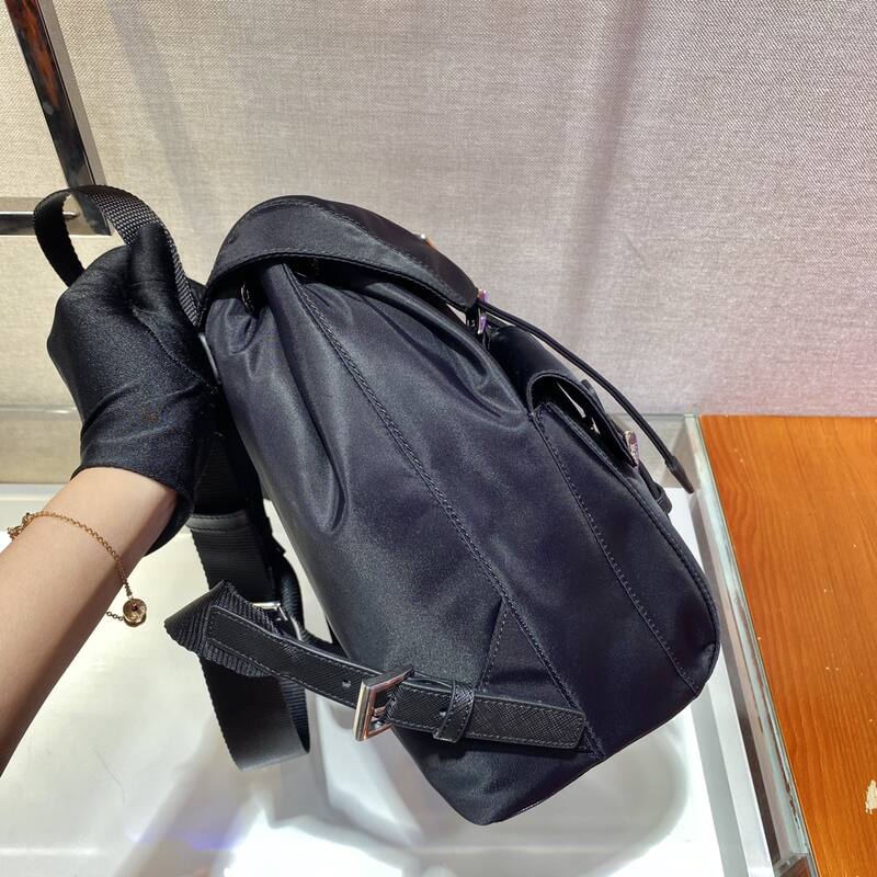 Prada Black 25x18x10cm shoulder bag — Premium Replica