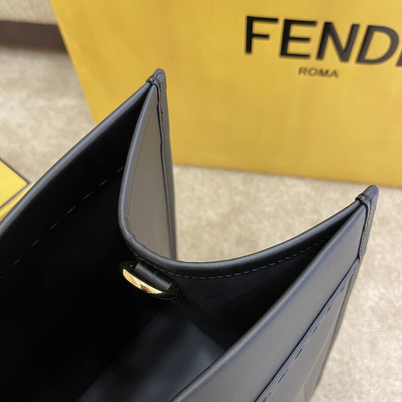 Fendi Black 30x22x12cm shoulder bag — Premium Replica