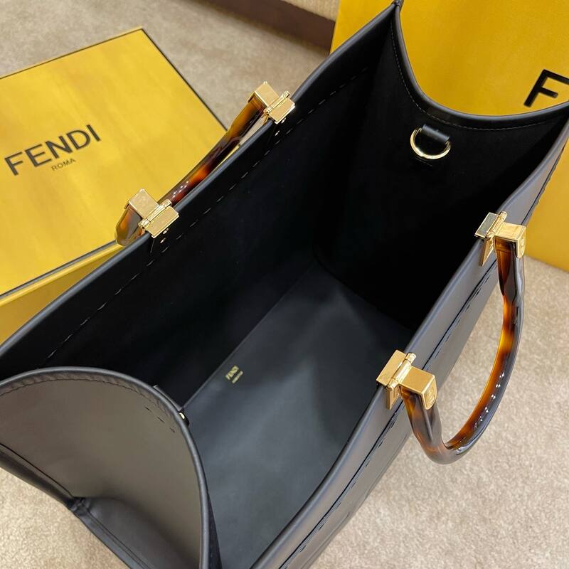 Fendi Black 30x22x12cm shoulder bag — Premium Replica