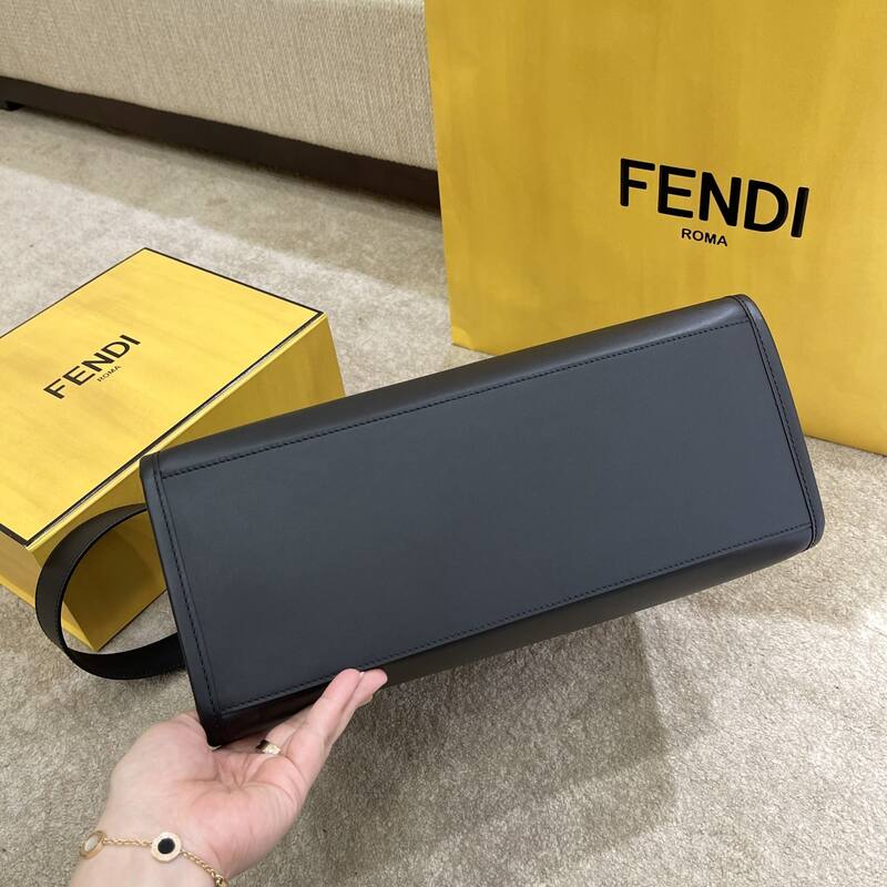 Fendi Black 30x22x12cm shoulder bag — Top Quality Replica