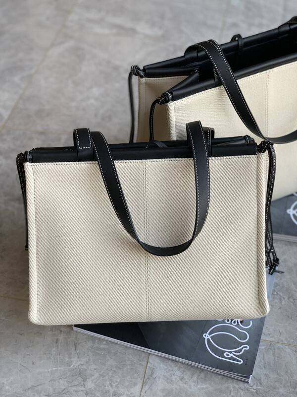 Loewe Black 25x18x10cm shoulder bag — 1:1 Replica