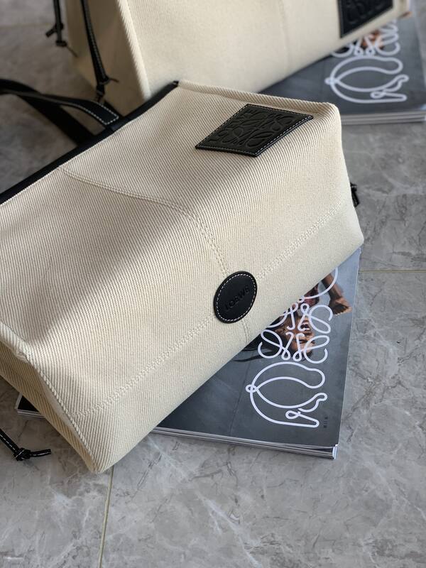 Loewe Black 25x18x10cm shoulder bag — 1:1 Replica