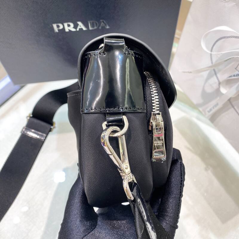 Prada Black shoulder bag — Top Quality Replica