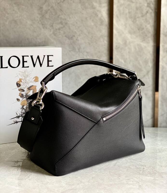 Loewe Black 40x30x16cm shoulder bag — Premium Replica