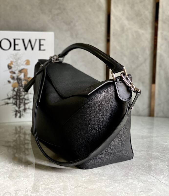 Loewe Black 40x30x16cm shoulder bag — Premium Replica