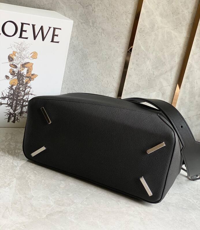 Loewe Black 40x30x16cm shoulder bag — Premium Replica