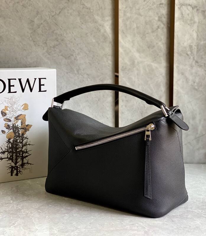 Loewe Black 40x30x16cm shoulder bag — Premium Replica