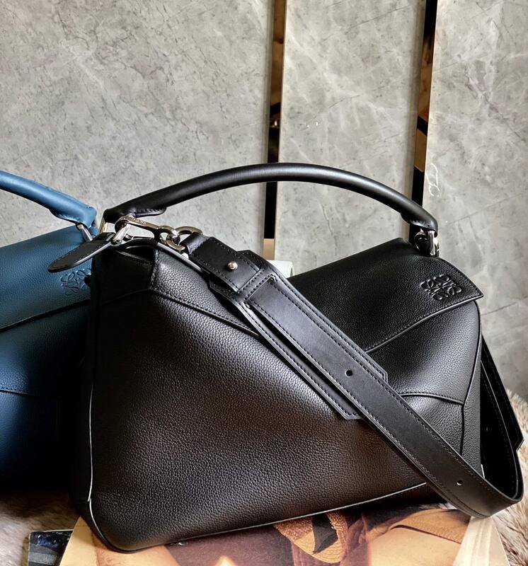 Loewe Black 40x30x16cm shoulder bag — Premium Replica