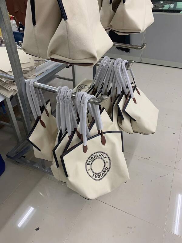Burberry Brown shoulder bag — Top Quality Replica