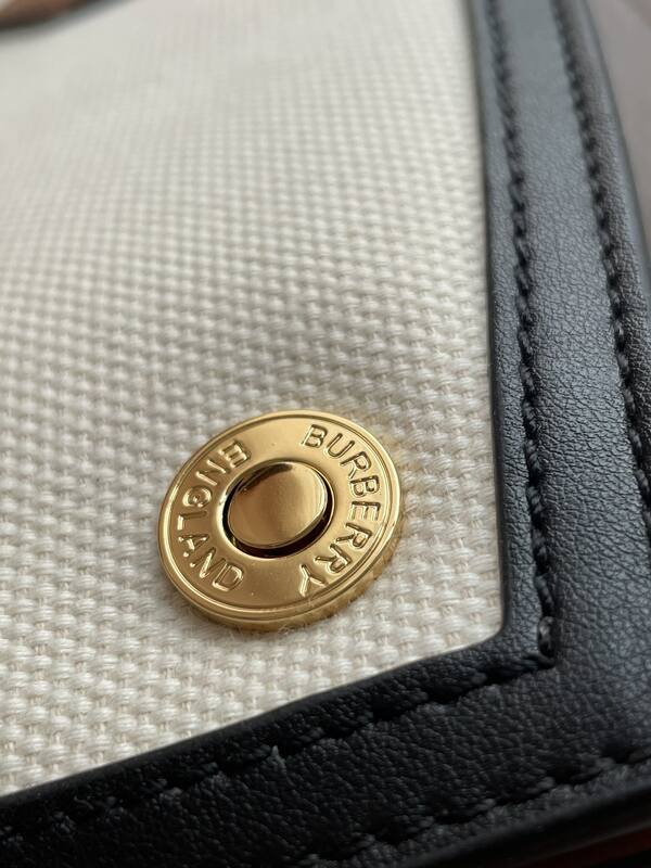 Burberry Black shoulder bag — Top Quality Replica