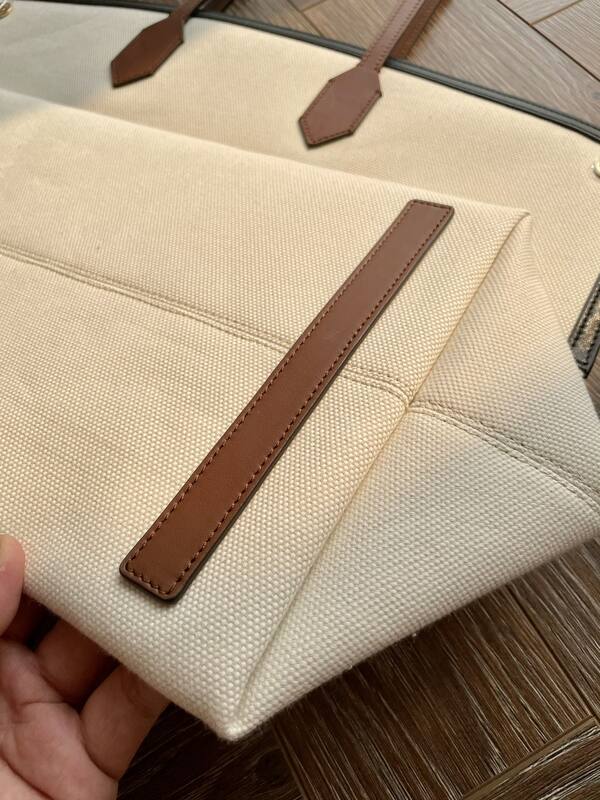 Burberry Black shoulder bag — Top Quality Replica