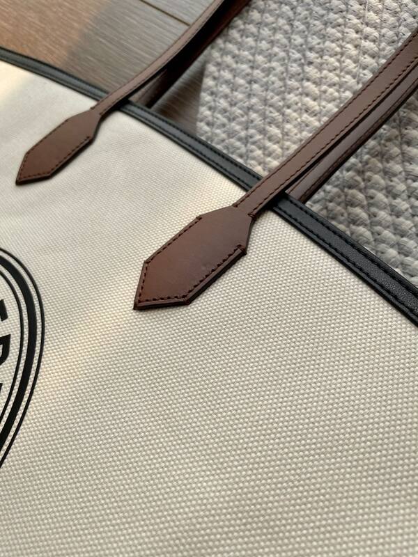 Burberry Black shoulder bag — Top Quality Replica