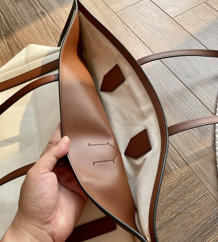 Burberry Black shoulder bag — Top Quality Replica