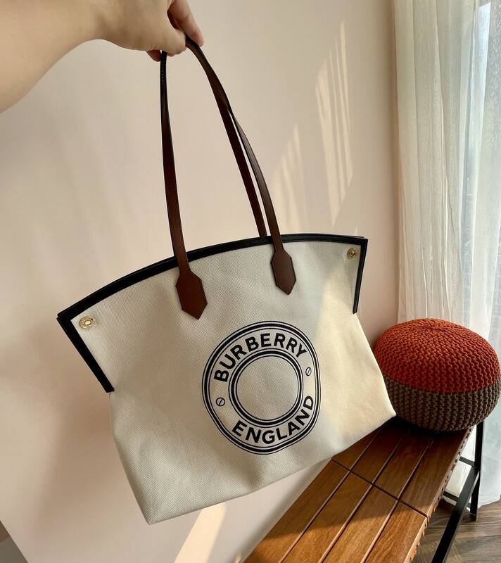 Burberry Brown 40x30x16cm shoulder bag — 1:1 Replica