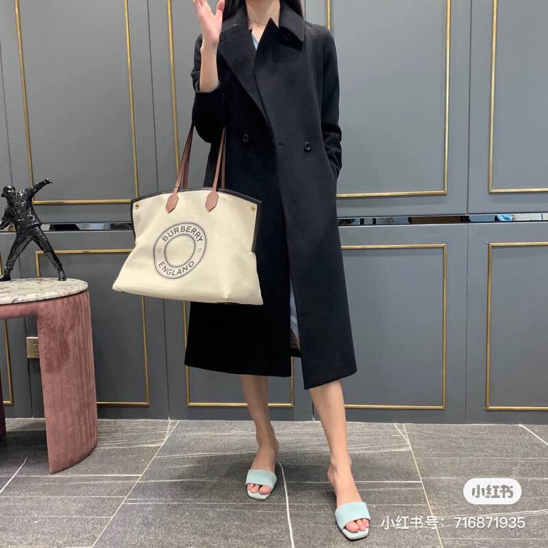 Burberry Brown 40x30x16cm shoulder bag — AAA Quality Replica