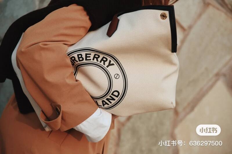 Burberry Brown 40x30x16cm shoulder bag — AAA Quality Replica