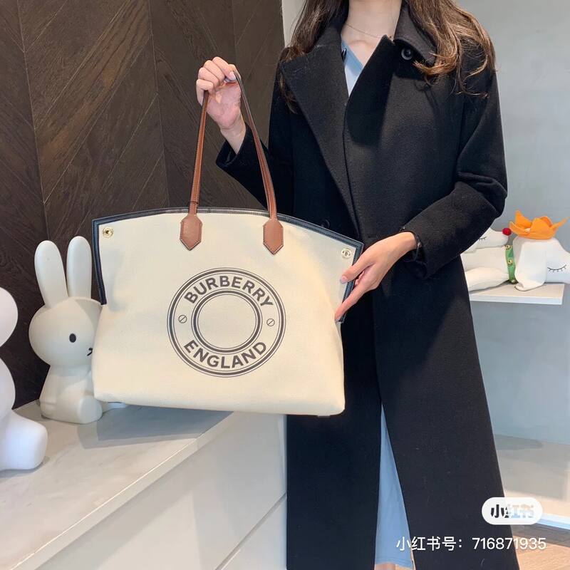 Burberry Brown 40x30x16cm shoulder bag — AAA Quality Replica