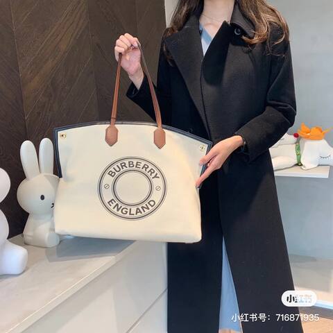 Burberry Brown 40x30x16cm shoulder bag AAA Quality Replica