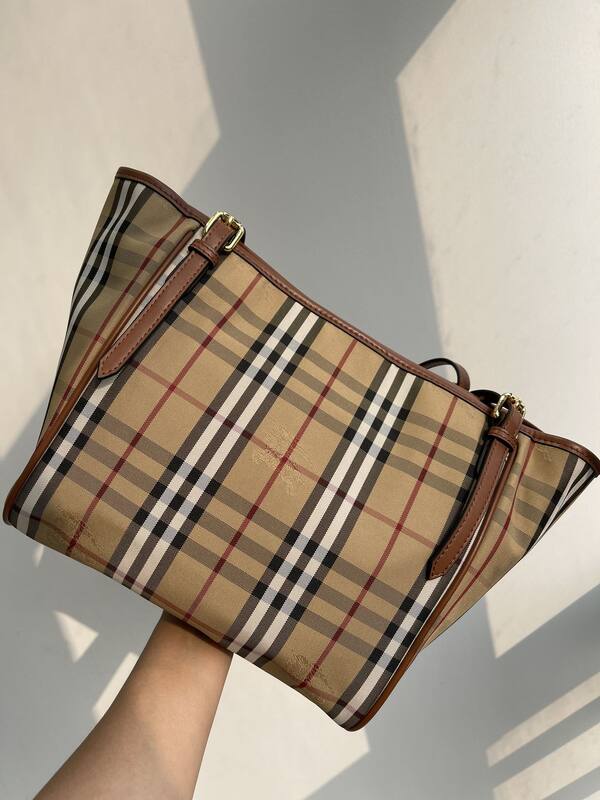 Burberry Haymarket Check Brown Leather Trim 28x26x16cm tote — AAA Quality Replica