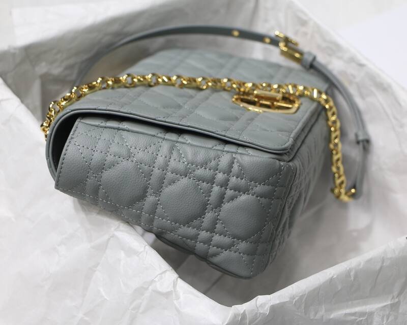 Dior 30 Montaigne Light gray shoulder — Premium Replica