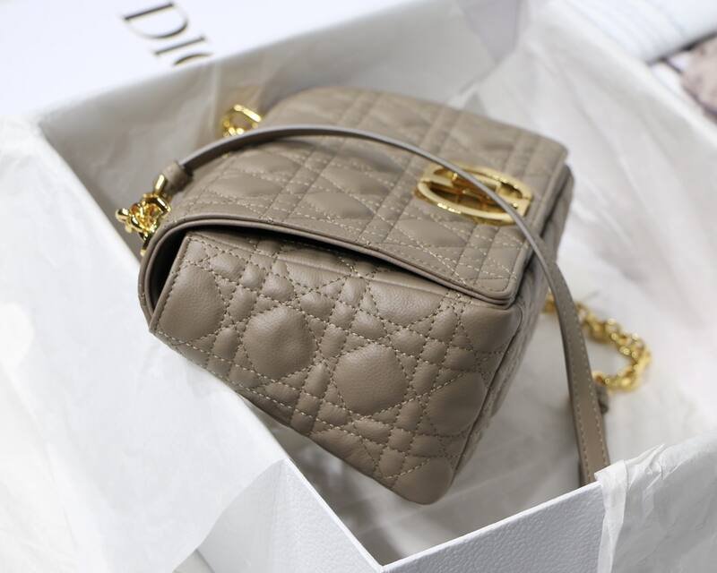 Dior 30 Montaigne Beige shoulder — Top Quality Replica