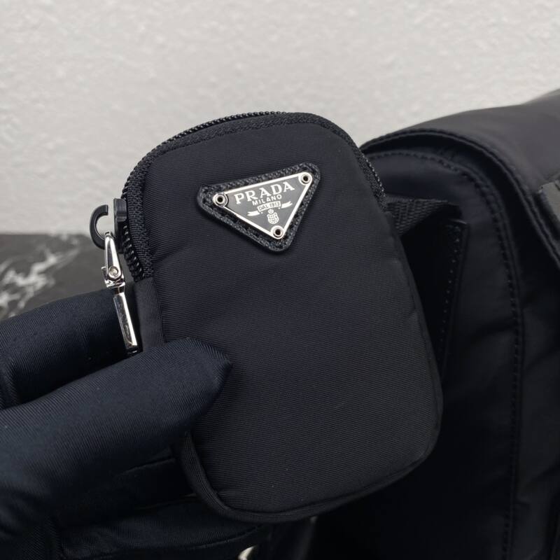 Prada Black Nylon 28x22x12cm messenger bag — AAA Quality Replica
