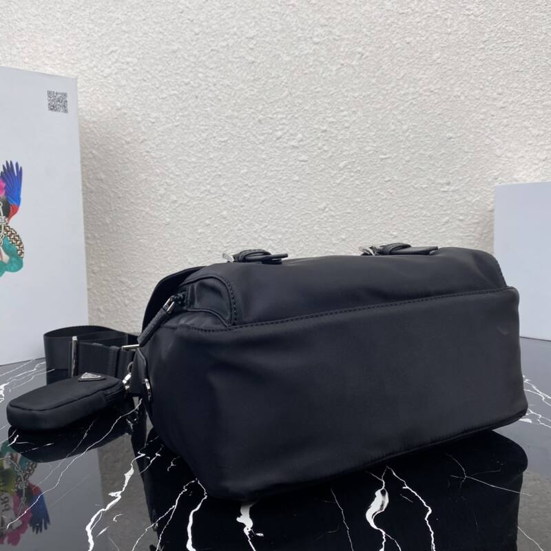Prada Black Nylon 28x22x12cm messenger bag — AAA Quality Replica