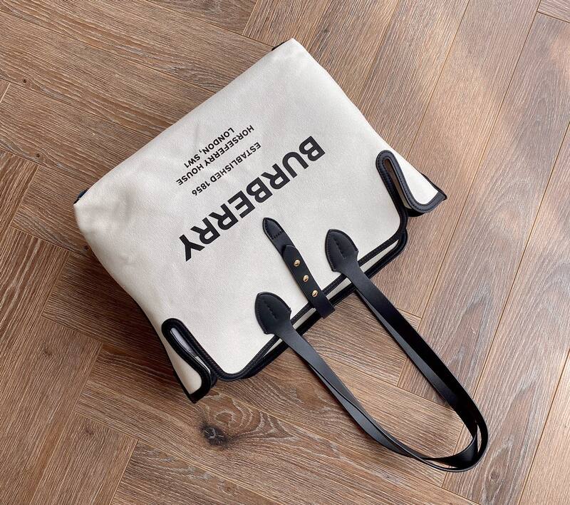 Burberry Black shoulder bag — 1:1 Replica
