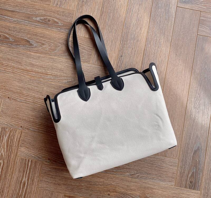 Burberry Black shoulder bag — 1:1 Replica