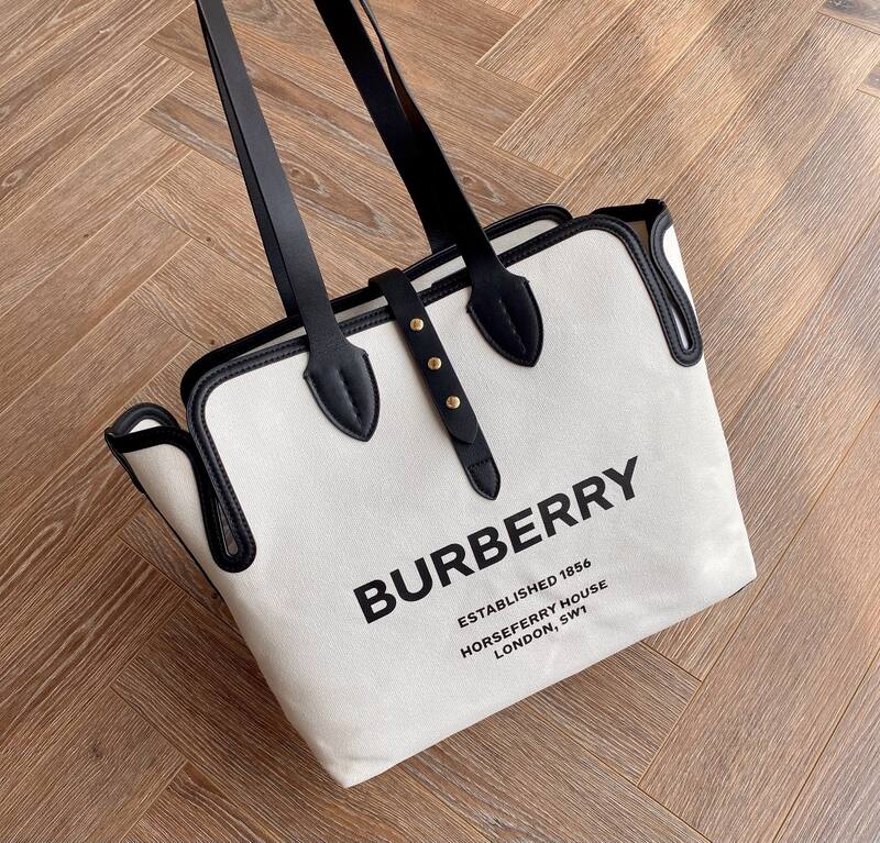 Burberry Black shoulder bag — 1:1 Replica