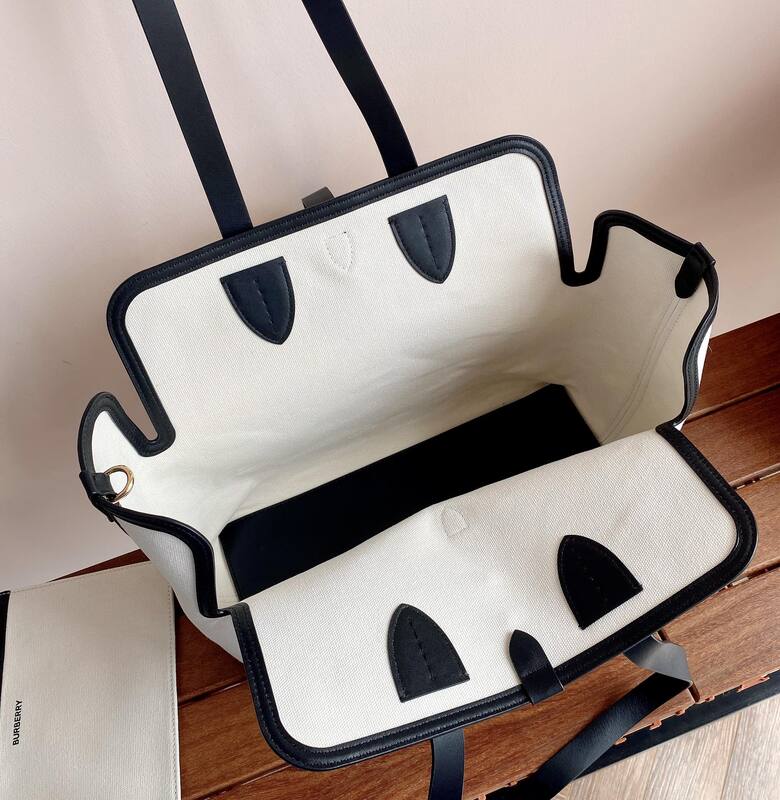 Burberry Black shoulder bag — AAA Quality Replica