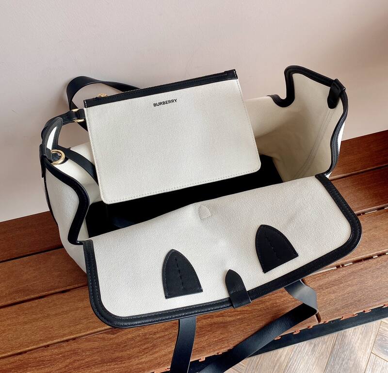 Burberry Black shoulder bag — AAA Quality Replica