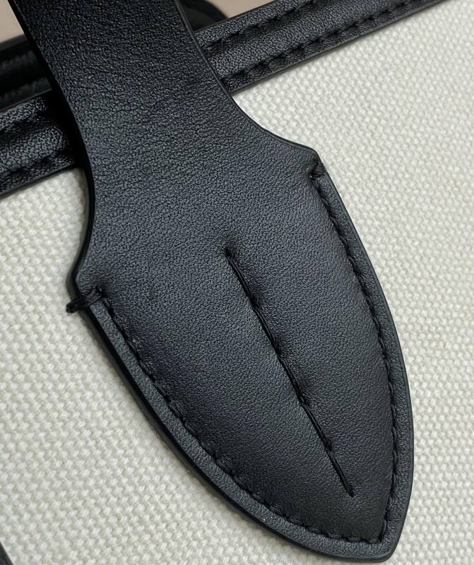 Burberry Black shoulder bag — Top Quality Replica