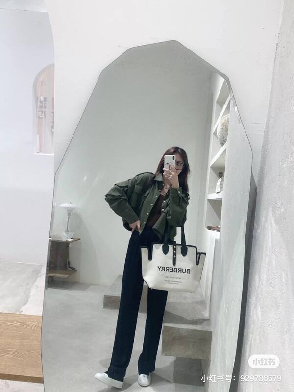 Burberry Black 30x22x12cm shoulder bag — Premium Replica