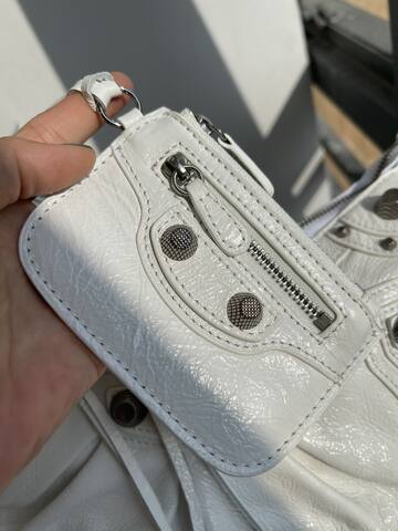 Balenciaga Le Cagole White 26x14cm shoulder bag 1 1 Replica