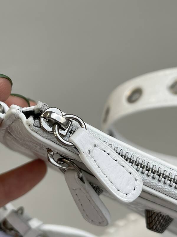 Balenciaga Le Cagole White crinkled leather crossbody bag — Top Quality Replica