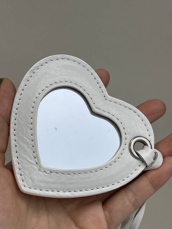 Balenciaga Le Cagole White crinkled leather crossbody bag — Top Quality Replica