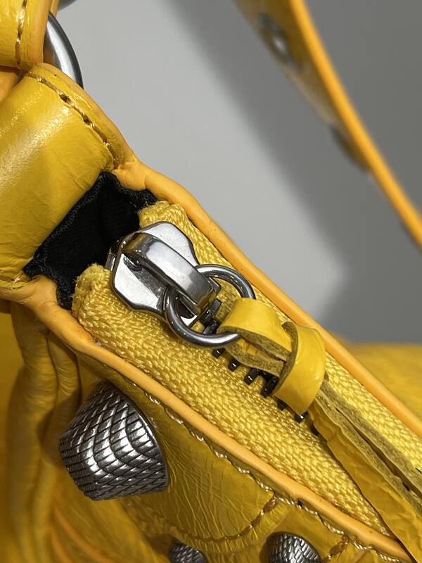 Balenciaga shoulder bag — AAA Quality Replica