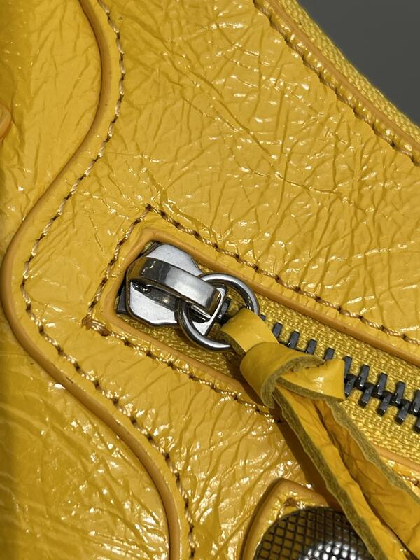 Balenciaga shoulder bag — AAA Quality Replica