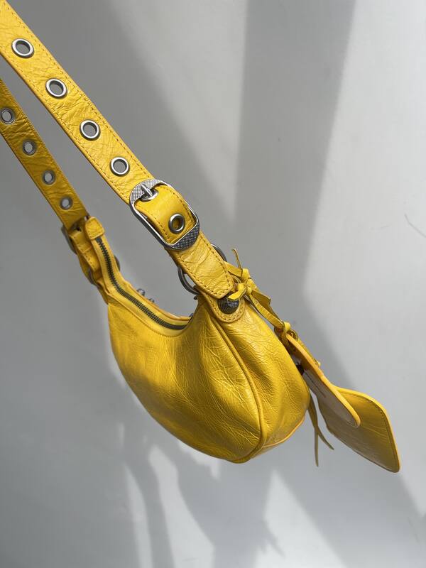 Balenciaga Le Cagole Yellow crinkled leather 26x16x10cm shoulder — AAA Quality Replica