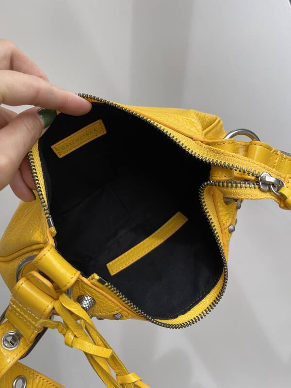Balenciaga Le Cagole Yellow crinkled leather 26x16x10cm shoulder — AAA Quality Replica