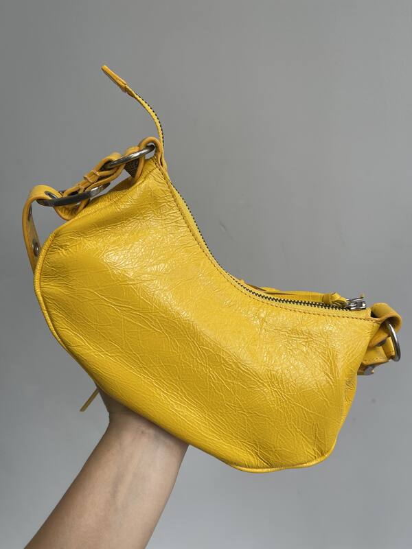 Balenciaga Le Cagole Yellow crinkled leather 26x16x10cm shoulder — AAA Quality Replica