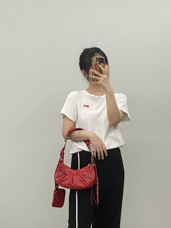 Balenciaga Red 25x18x10cm shoulder bag — Premium Replica