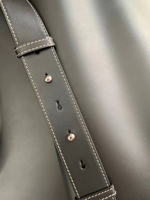 Burberry Black shoulder bag — Premium Replica